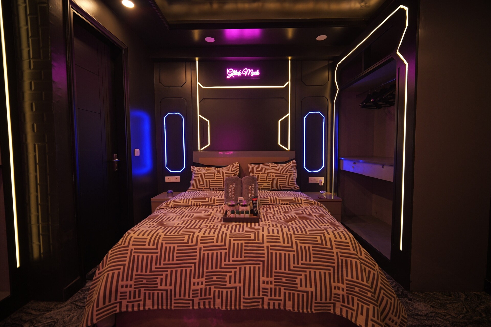 Cyberpunk · Neon 3BHK by Vyagram 5
