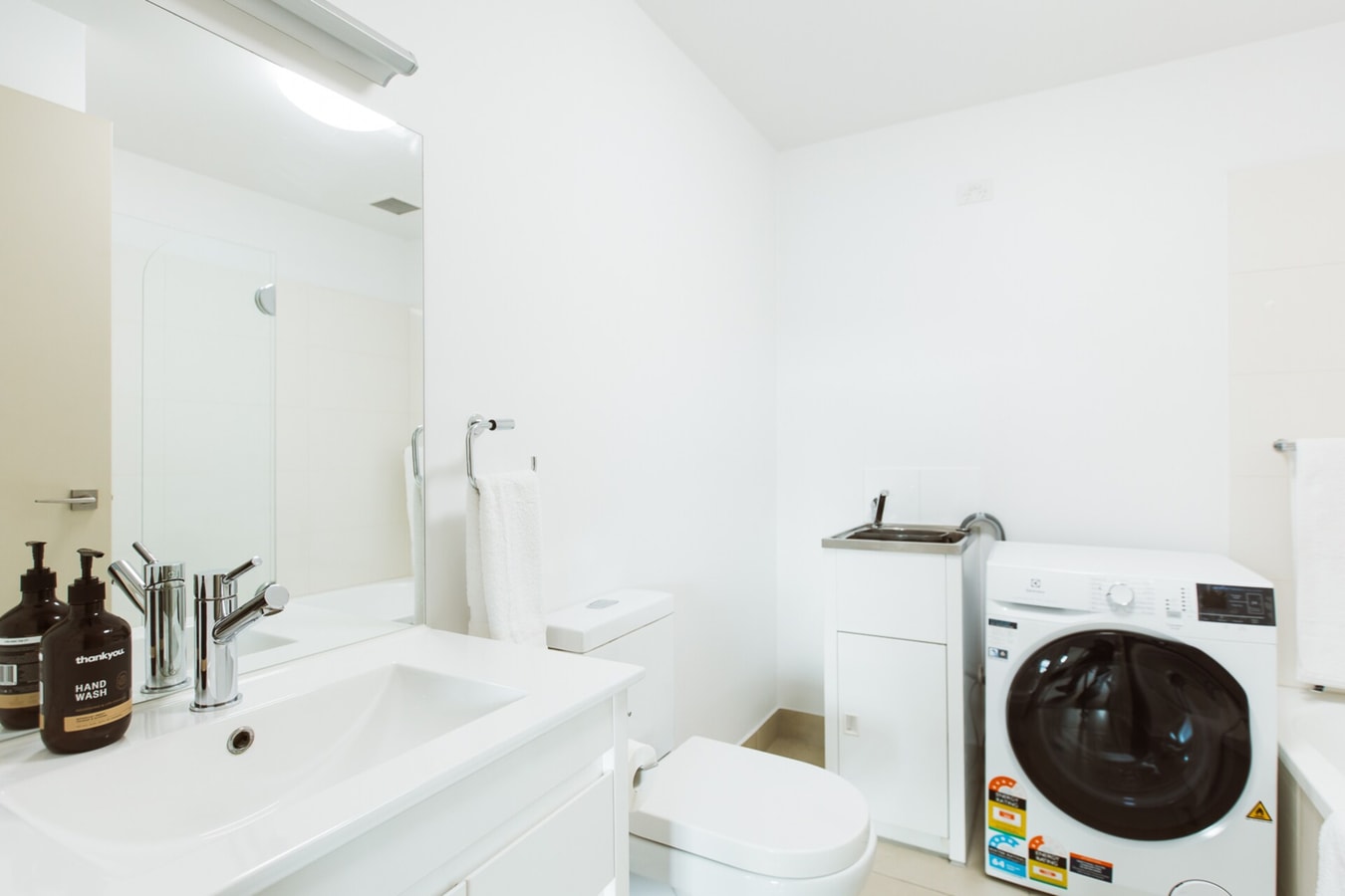 Montage Apartment + Views + Location + Car Parking gallery image 10