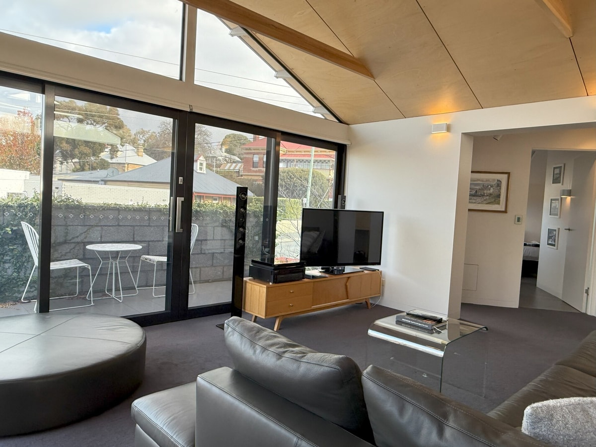 Fusion Townhouse-North Hobart gallery image 36