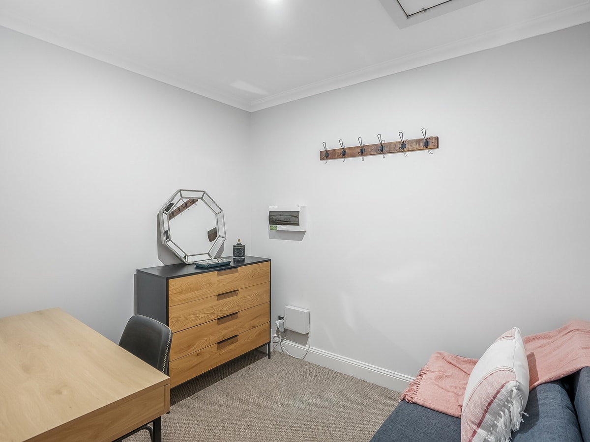 Catherine Cottage – Stylish Hobart Stay gallery image 17