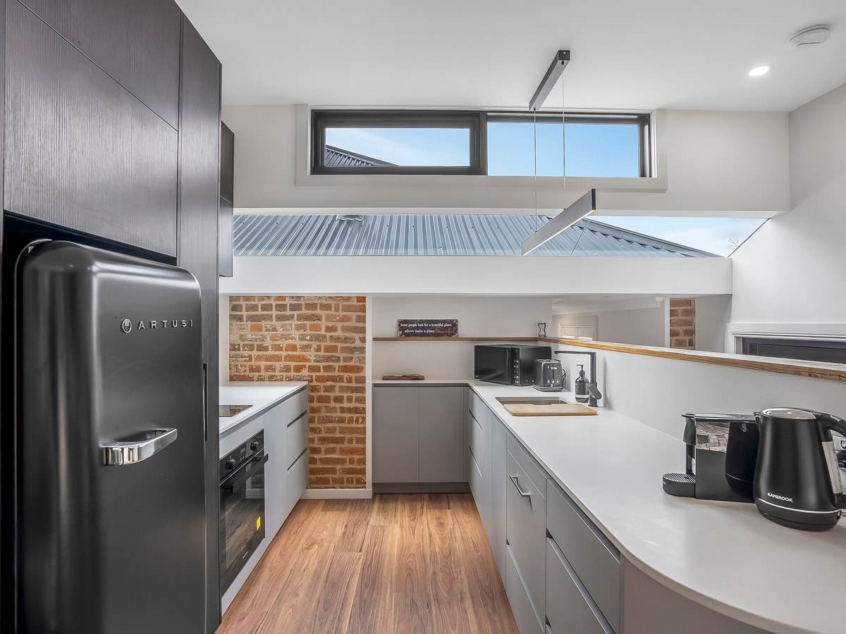 Catherine Cottage – Stylish Hobart Stay gallery image 4
