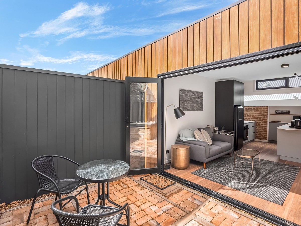 Catherine Cottage – Stylish Hobart Stay gallery image 2