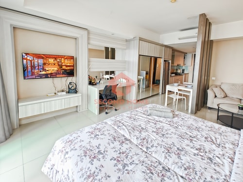 Cozy 1BR Kemang Village Apt w/ Pool, Gym, Wi-Fi