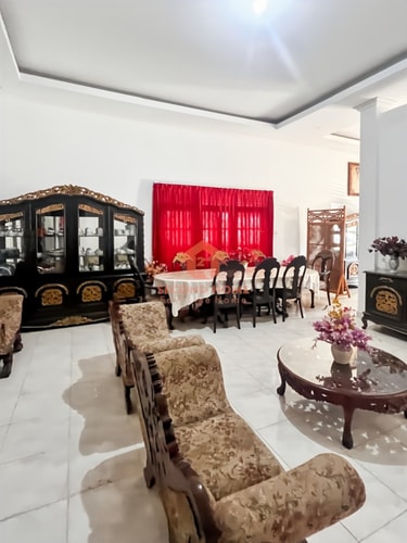 Large & Strategic 3BR House Palembang City