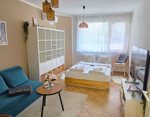 Cozy & Colourful 1Bed Apartment with Free Parking 34 hosty.bg