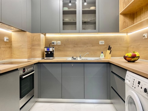 Art Apartment for 4 People  Free Parking & Wifi 11 hosty.bg