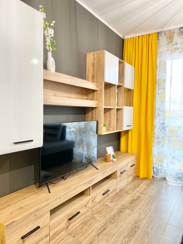 Art Apartment for 4 People  Free Parking & Wifi 35 hosty.bg