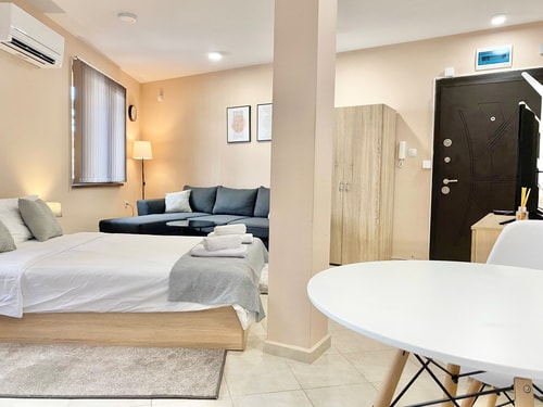 Studio for 4 Guests Next to Mall & Free Parking 37 hosty.bg