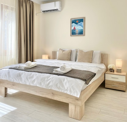 Great 2BDR Apartment in the Centre for 6 Guests 35 hosty.bg