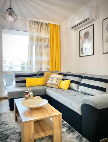 Art Apartment for 4 People  Free Parking & Wifi 22 hosty.bg