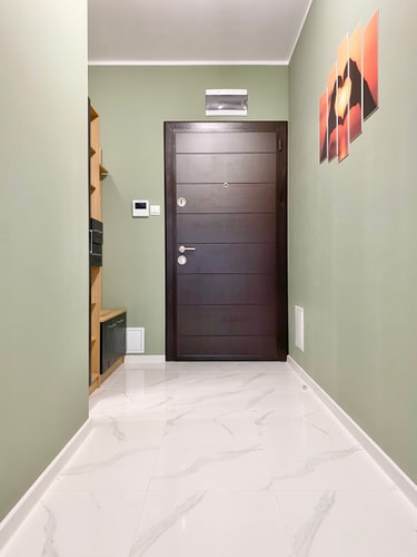 Art Apartment for 4 People  Free Parking & Wifi 43 hosty.bg