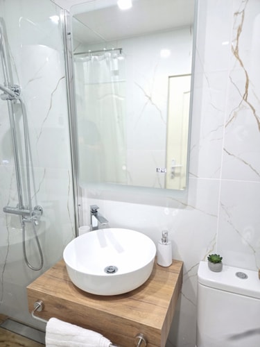 Cozy & Colourful 1Bed Apartment with Free Parking 6 hosty.bg