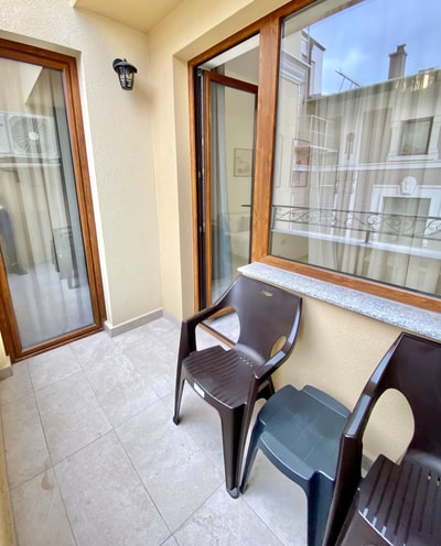 Top Location Apartment with 2 Baths  for 6 Guests 50 hosty.bg