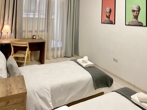 Spacious & Cozy 2 bed Apartment with Fast Wi-fi 24 hosty.bg