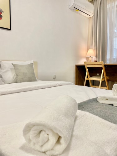 Cozy Studio next to State Opera with Work Space 17 hosty.bg