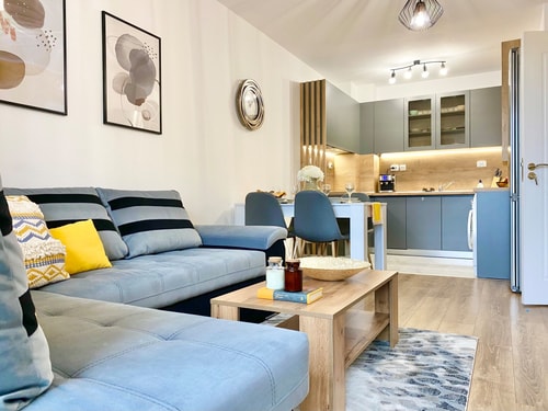 Art Apartment for 4 People  Free Parking & Wifi 44 hosty.bg