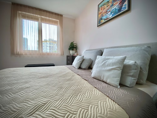 Sunny & Cozy Apartment for 4 35 hosty.bg