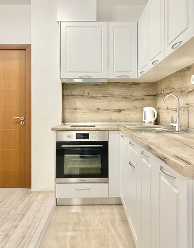 Cozy Studio next to State Opera with Work Space 7 hosty.bg