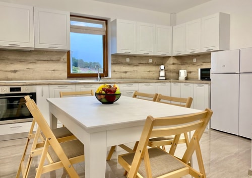 Spacious & Cozy 2 bed Apartment with Fast Wi-fi 2 hosty.bg