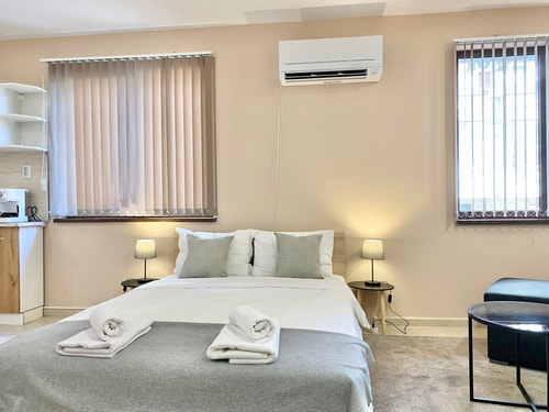 Studio for 4 Guests Next to Mall & Free Parking 24 hosty.bg