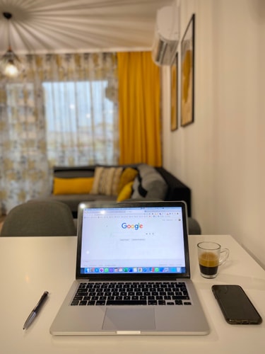 Art Apartment for 4 People  Free Parking & Wifi 55 hosty.bg