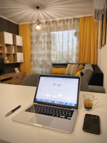 Art Apartment for 4 People  Free Parking & Wifi 54 hosty.bg