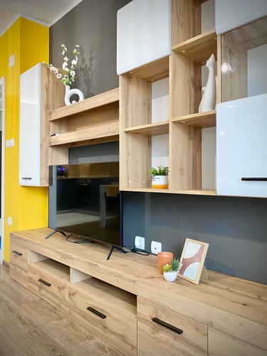 Art Apartment for 4 People  Free Parking & Wifi 33 hosty.bg