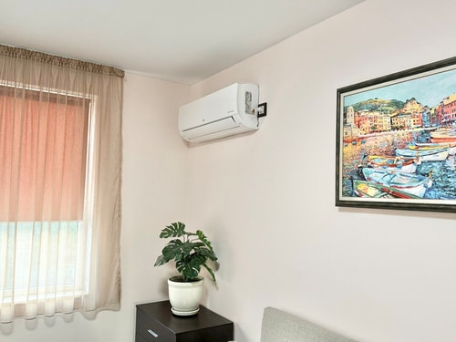 Sunny & Cozy Apartment for 4 64 hosty.bg