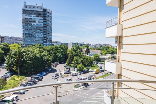 Bright apartment for 5 guests with free parking 0 hosty.bg