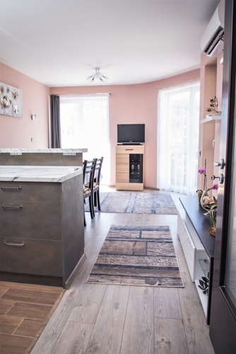 Bright apartment for 5 guests with free parking 24 hosty.bg