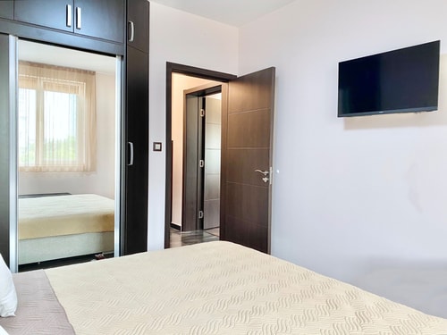 Sunny & Cozy Apartment for 4 28 hosty.bg