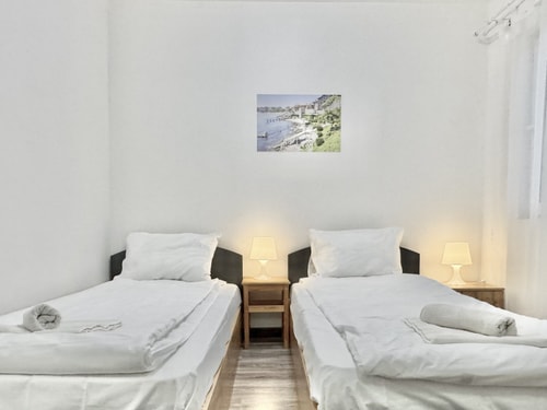Top Centre 2BDR Apartment for 4 Guests 27 hosty.bg