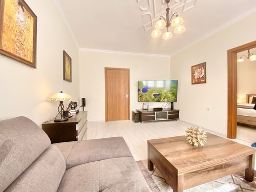 Great 2BDR Apartment in the Centre for 6 Guests 60 hosty.bg