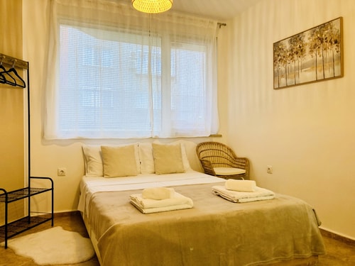 Cozy & Colourful 1Bed Apartment with Free Parking 33 hosty.bg
