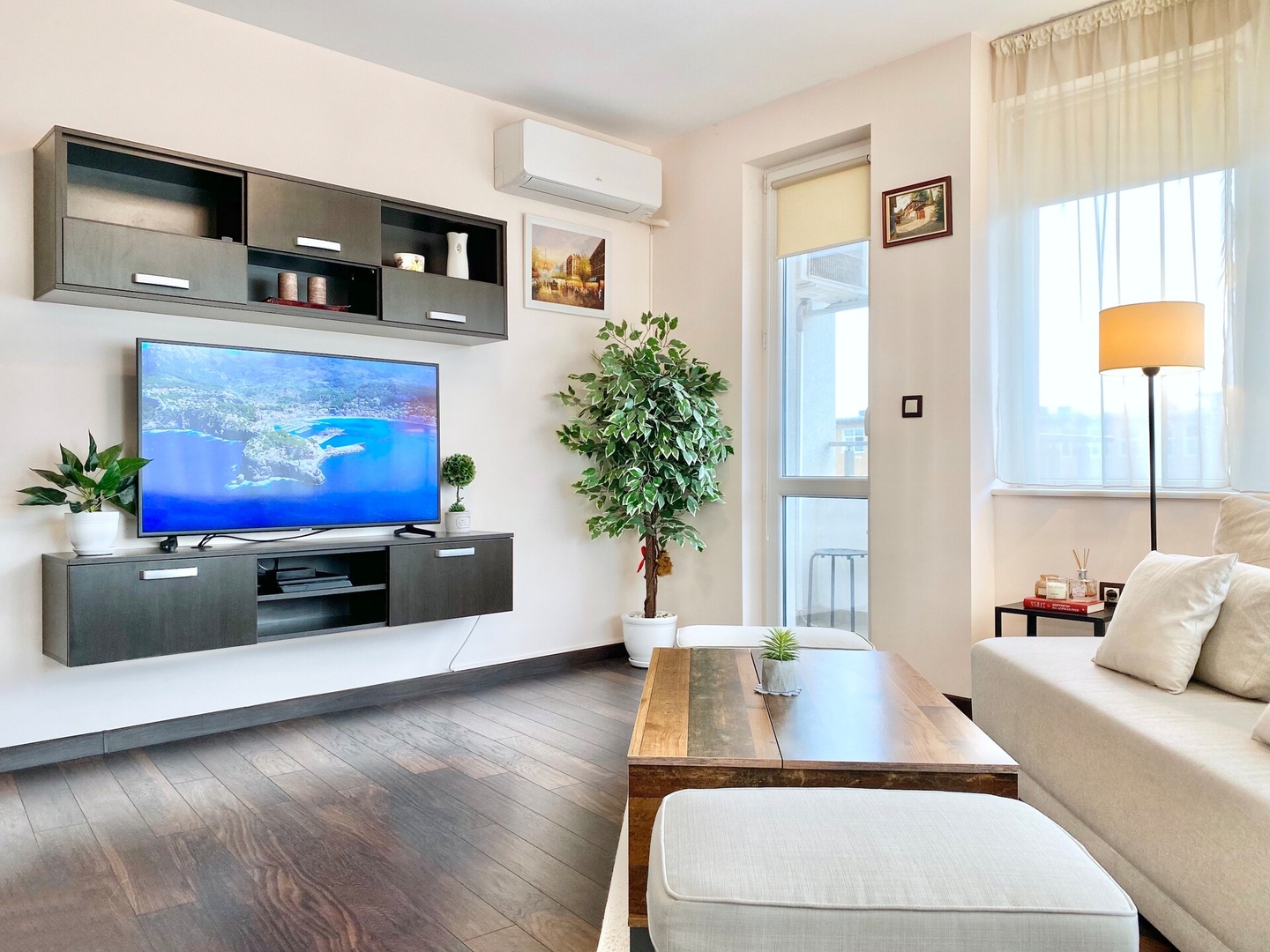 Sunny & Cozy Apartment for 4 hosty.bg