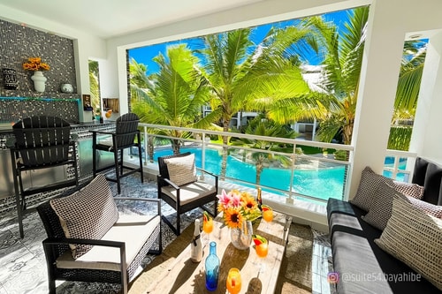 5* SUITE54 · Private Bar & BBQ · Walk to Beach