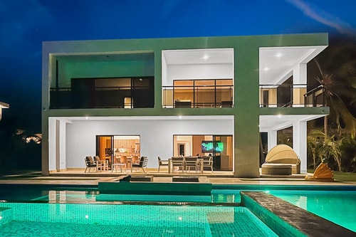 Beach Villa Sol with Pool & Jacuzzi, BBQ & Maid