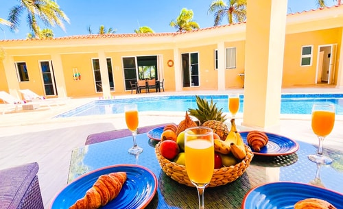 Beach Villa Royal with Jacuzzi, Pool, BBQ & Maid