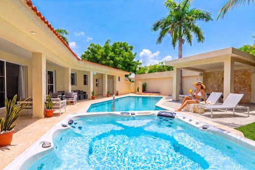 Beach Villa Royal | 4BR | Pool | Jacuzzi | Cinema