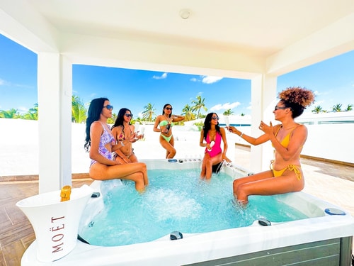 Beach Villa Amarilla with Whirlpool & private Pool