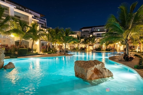 5* SUITE54 · Private Bar & BBQ · Walk to Beach