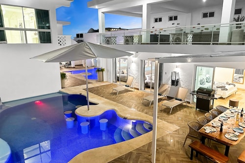 14BR Beach Villa with 4 Pools & 2 Jacuzzis