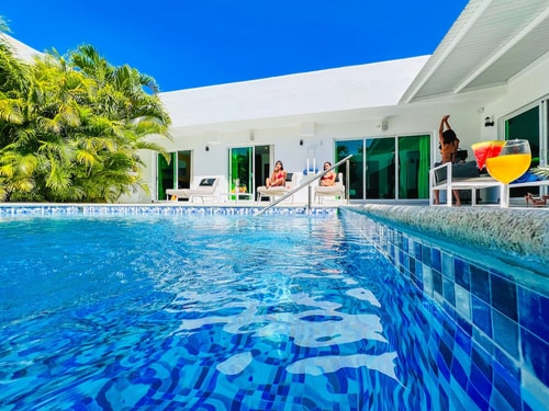 Beach VILLA★PALMA with private Pool, BBQ & Maid