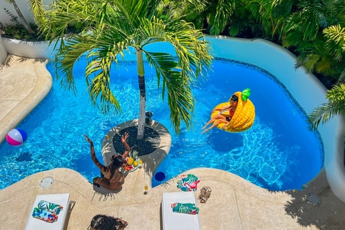 Beach Villa Esmeralda with private Pool, BBQ &Maid