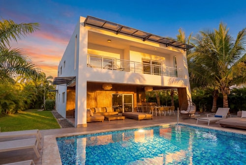 Villa Beach Club | Cinema | Heated Pool | 10p