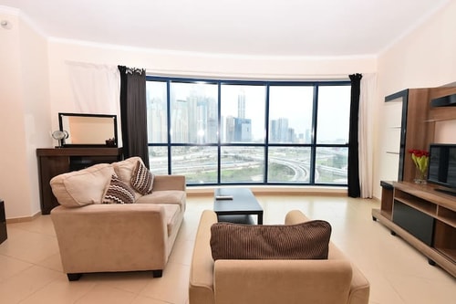 Bright spacious Studio for rent in JLT - 6min walk from Metro.- DJ