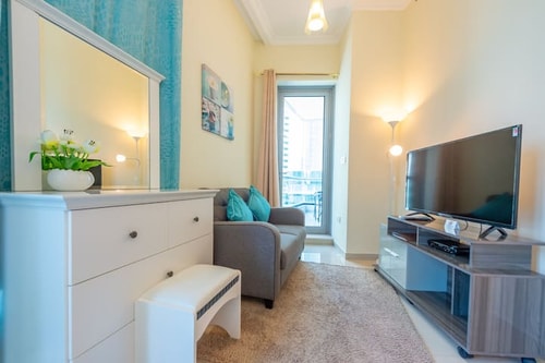 RYN -Dubai Marina Studio - modern with balcony