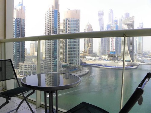 MVT - 1BR with Balcony & Stunning Marina View. Luxury Escapes