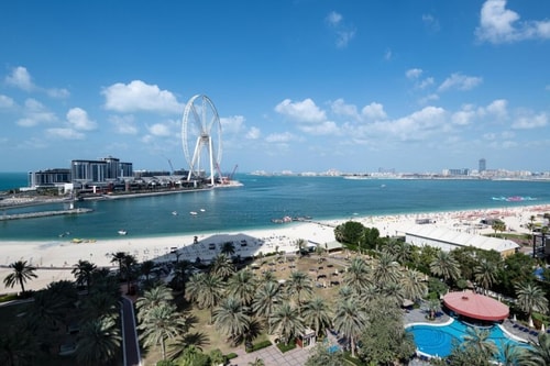 SPACIOUS JUNIOR SUITE WITH SEA VIEW AT JBR