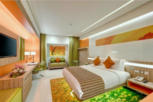 SPACAIOUS SUPERIOR ROOM | AFFORDABLE IN PREMIERE LOCATION